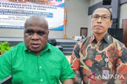 Bank Papua bantu enam kendaraan pengangkut sampah untuk Pemprov PBD