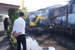 Pemkot Pontianak tata drainase Parit Tokaya