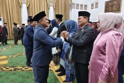 Ketua DPRD Syahrial ucapkan selamat kepada pejabat Pemkot usai dilantik