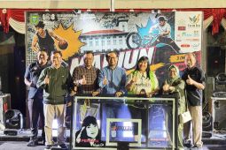 Perbasi Jatim serahkan ring basket untuk Balai Kota Madiun