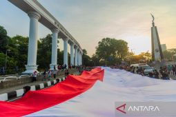 Ribuan warga Bogor kirab bendera Merah Putih sepanjang 500 meter dalam rangkaian FMP ke-11