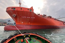 MV Cape San Juan bawa alutsista Super Garuda Shield tiba di Lampung