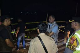 Satpol PP Karawang segel lokasi galian tanah merah tak berizin