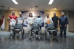 Anggota DPRD Kota Bogor Salurkan 112 Kursi Roda untuk Warga Kota Bogor