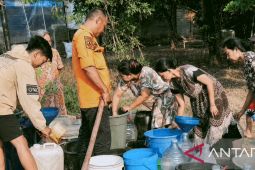 BPBD Karawang distribusikan 704.000 liter air bersih ke sejumlah daerah kekeringan