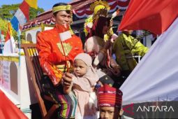 Pemkab KKT Maluku pawai budaya semarakkan HUT ke-81 RI