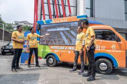 Peluncuran mobil videotron bergerak untuk publikasi
