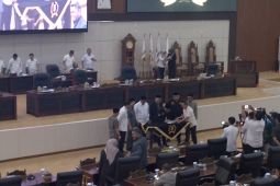 9 fraksi DPRD Banten sampaikan pendapat atas empat Raperda
