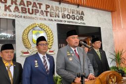 Bupati Bogor respons polemik pemasangan bendera di Rancabungur