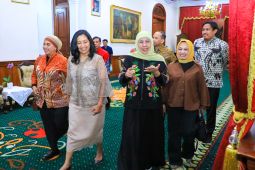 Khofifah dorong IKA Unair perkuat jejaring hingga global