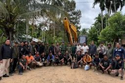 Tim gabungan amankan alat berat dan tiga diduga penambang emas ilegal di Aceh Jaya