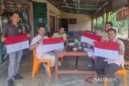 Pemda Palas bagikan ribuan bendera merah putih ke masyarakat