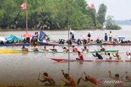 Lomba sampan bidar ramaikan perayaan Robo-robo Kubu Raya