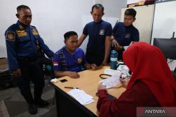 BPBD dan Dinkes Kubu Raya periksa kesehatan petugas pemadaman karhutla