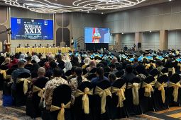 STIKOSA-AWS wisuda 82 sarjana komunikasi siap hadapi era disrupsi AI