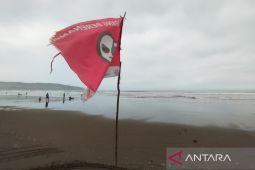 BPBD sebut kekuatan ombak di Pantai Pangandaran mulai relatif sedang