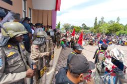 Kapolres: Pengamanan humanis TNI-Polri jaga Nabire dari 13 unjuk rasa