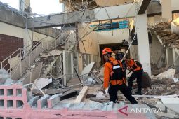 Bertambah, korban meninggal akibat gempa M7,7 di NTT jadi 14 orang