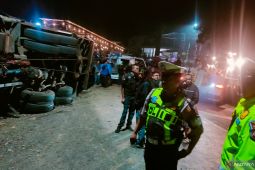 Polres Cianjur menambah rambu peringatan di titik rawan kecelakaan