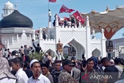 Aceh: Bendera, Gas Air Mata & Memori Konflik