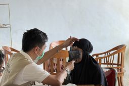 FPIK Unpatti hadirkan layanan mata gratis untuk warga pesisir Asilulu