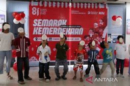 KAI Sumut beri pengalaman semarak HUT RI di stasiun maupun kereta api