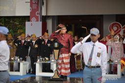Dindik Jatim hadirkan veteran pada upacara HUT ke-81 RI