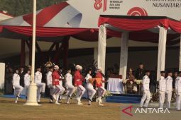 Upacara  pengibaran bendera HUT Ke-81 RI di IKN berlangsung khidmat