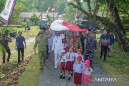 Kodam Pattimura upacara HUT ke-81RI bentangkan bendera 500 meter