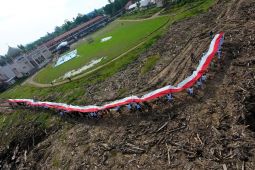 BSI kibarkan Merah Putih 81 meter gelorakan semangat di Aceh Tamiang
