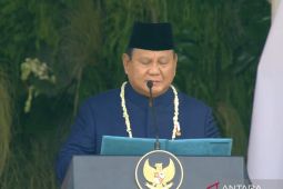 Presiden Prabowo bacakan Teks Proklamasi dalam upacara HUT ke-81 RI