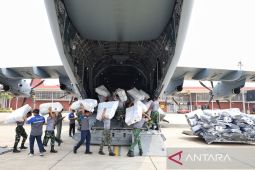 Defense Ministry sends 20 tons of aid to quake-hit NTT communities