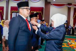 Khofifah dorong ASN Jatim perkuat pengabdian lewat inovasi