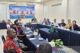 Jamsostek dan OJK edukasi penerima santunan di Manokwari
