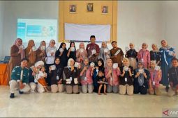 Mahasiswa UNG latih kader desa pantau kehamilan berbasis teknologi