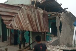 BPBD Garut ungkapkan rumah yang roboh akibat longsor, berada di daerah rawan longsor