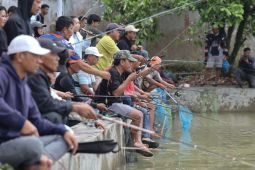 HUT Kemerdekaan RI, mancing bareng di balai benih ikan Pematangsiantar
