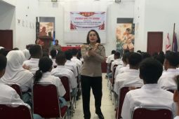Polda Maluku edukasi pelajar cegah kekerasan dan perundungan