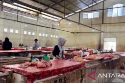 Harga Ayam di Pasar Kramat Tinggi alami kenaikan