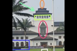 Siapa pernah naik ke atas Gedung Sate?