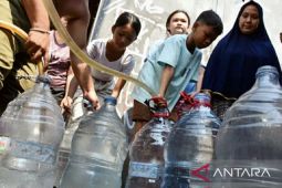 828.000 liter air bersih didistribusikan ke 15 desa terdampak kemarau di Karawang
