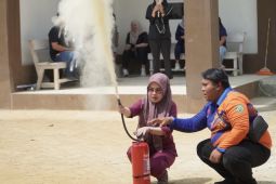 BPDB Balangan latih petugas Puskesmas Awayan gunakan APAR