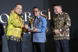 Di Koperasi Award, Gubernur Banten raih Bakti Nayaka Mahambara