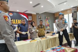Polda Sumbar tangkap WNA India terkait 1,4 kg emas ilegal