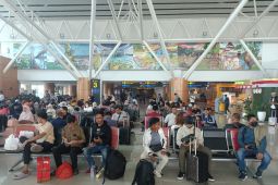 Kabut asap ganggu enam penerbangan di Bandara Supadio Pontianak