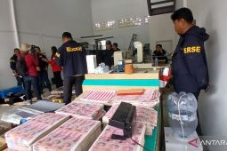 Polisi buru aktor lain pembuatan uang palsu Rp36 miliar di Tangsel