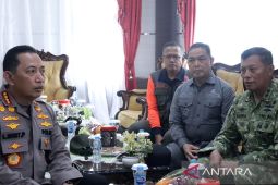 Panglima TNI-Kapolri dampingi presiden tangani karhutla Kalbar