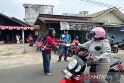 Meriahkan HUT RI dan partai, Demokrat Barsel gelar lomba rakyat dan bagikan masker