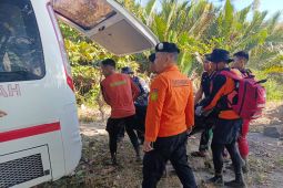 Pelaku wisata diajak awasi pengunjung usai empat remaja terseret ombak