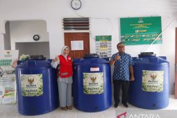 Pemkab Belitung serahkan bantuan tandon air untuk warga terdampak kekeringan
